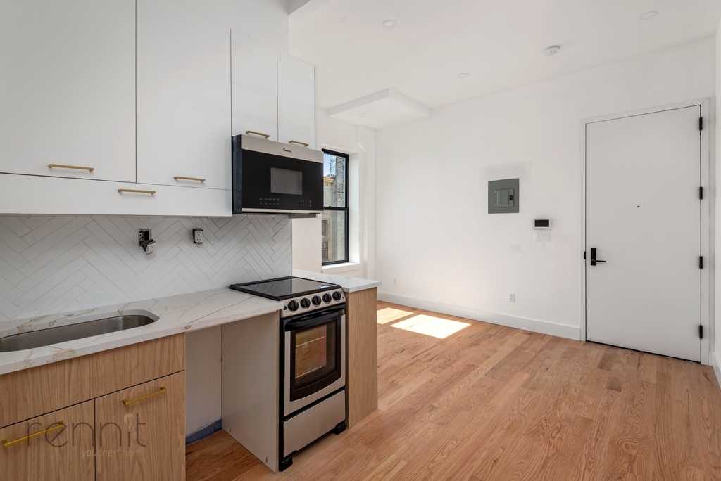 808 Putnam Avenue - Photo 1
