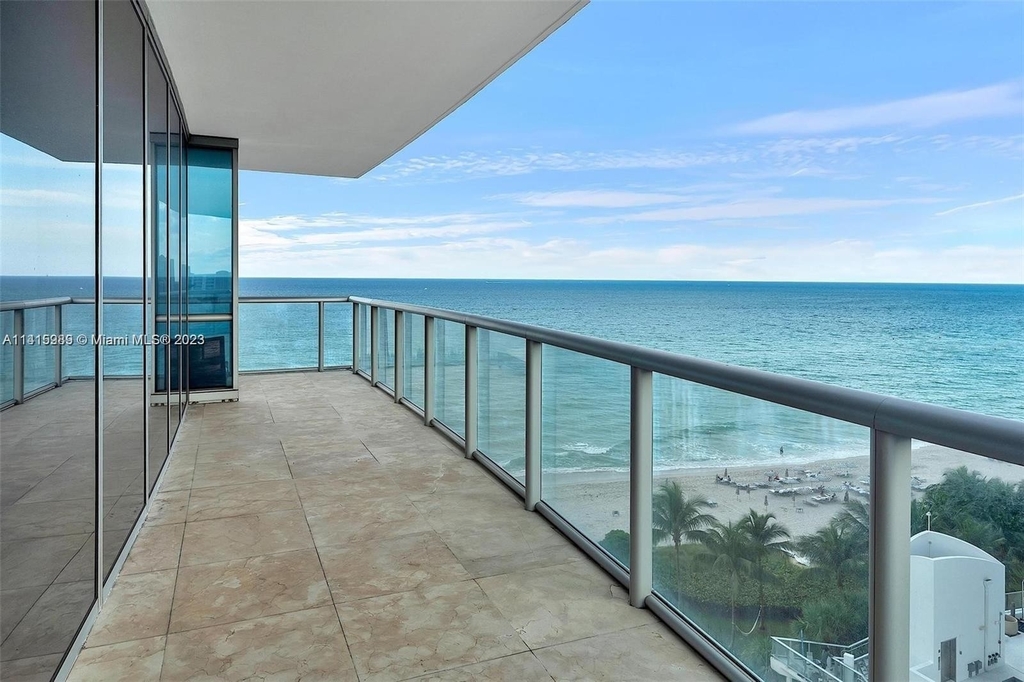 17121 Collins Ave - Photo 13