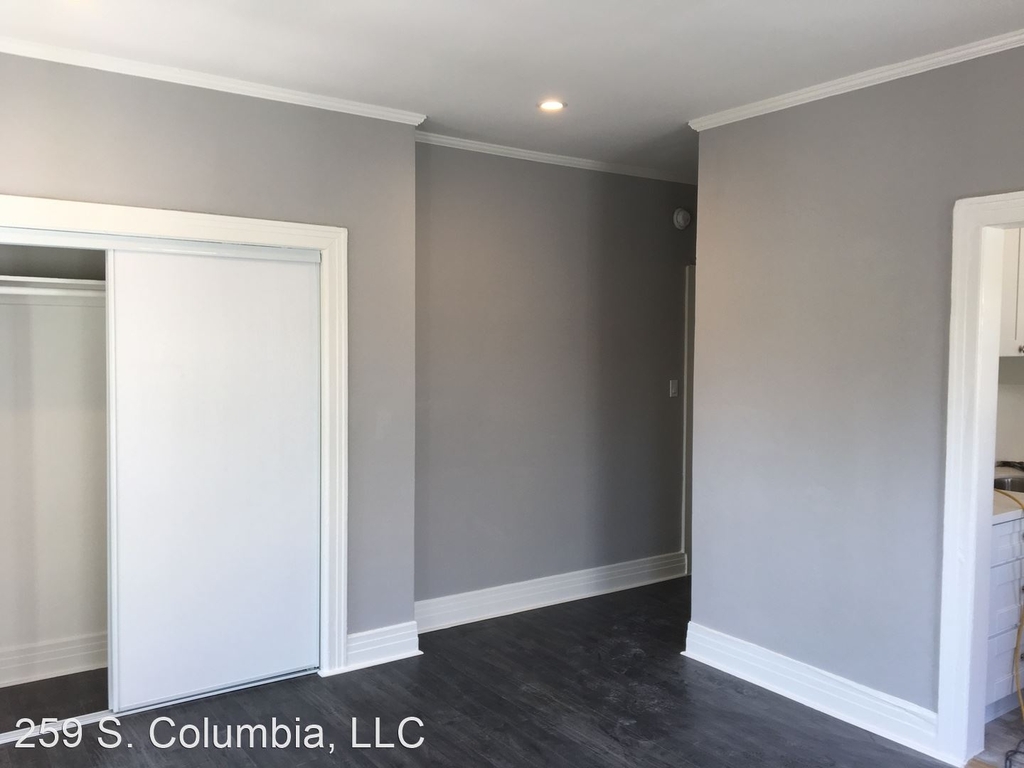 259 Columbia Ave - Photo 2