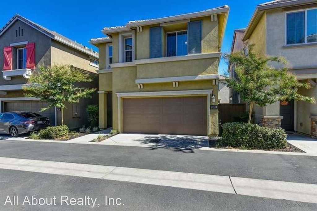 2093 Camino Real Way - Photo 2