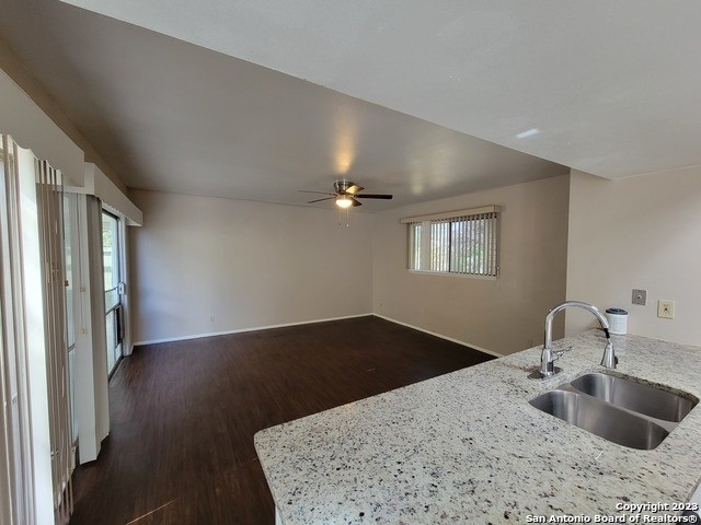 5570 Aspen Valley St - Photo 7