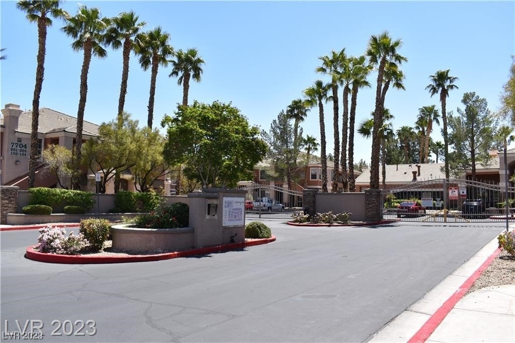 1575 W Warm Springs Road - Photo 18