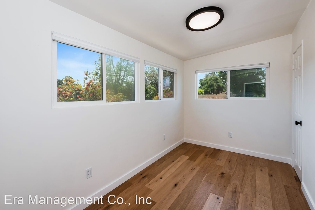 319 W Arrellaga Street - Photo 3