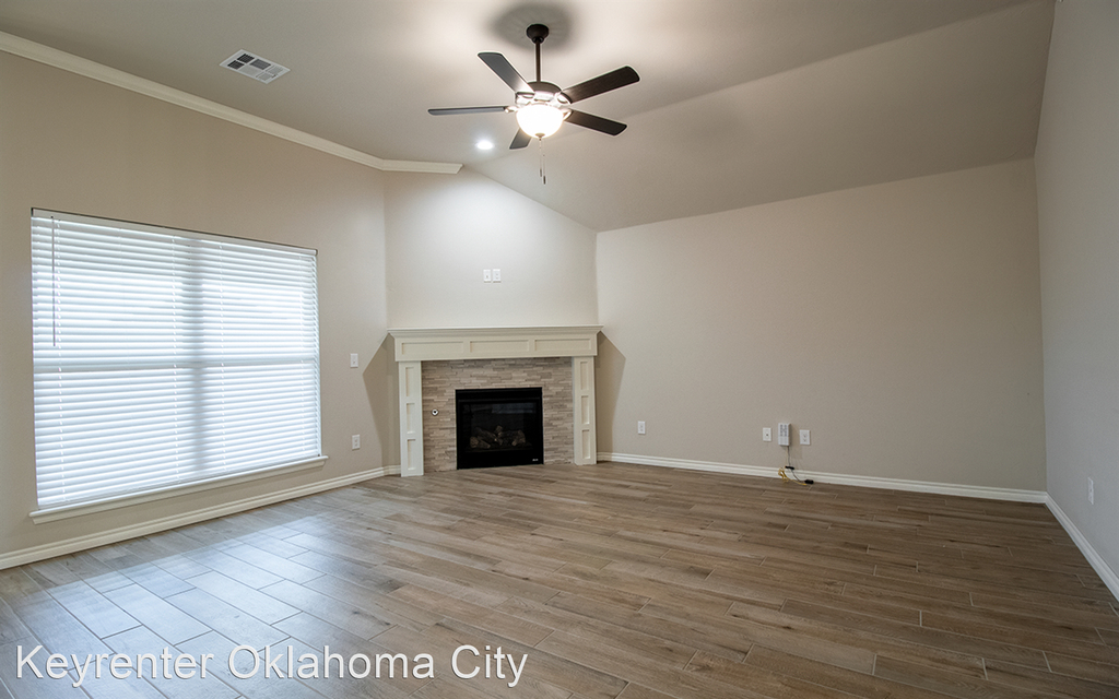 13916 Upper Village Dr - Photo 2