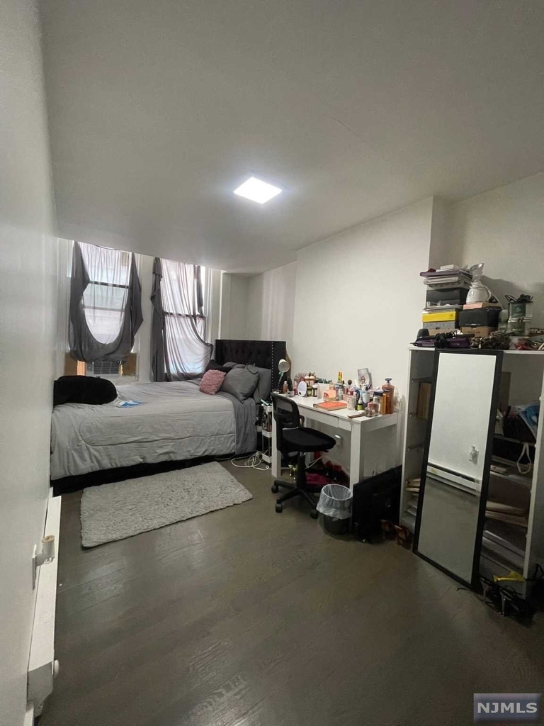 59 Halsey Street - Photo 3