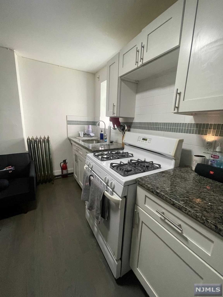 59 Halsey Street - Photo 1