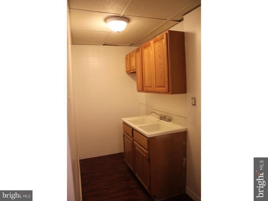 420 W Ruscomb St - Photo 1