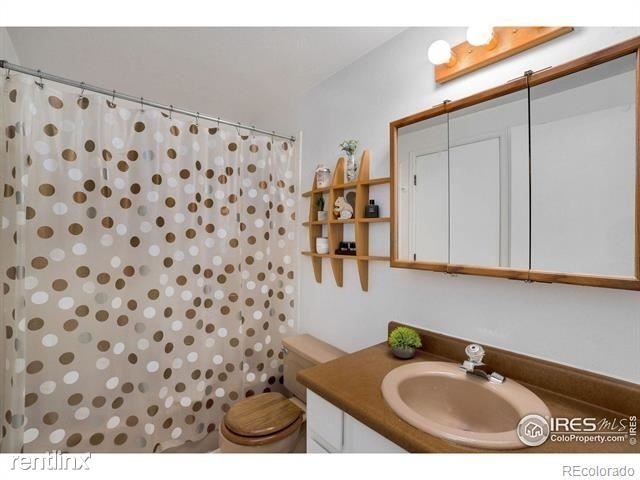 301 I E 50th Street - Photo 12