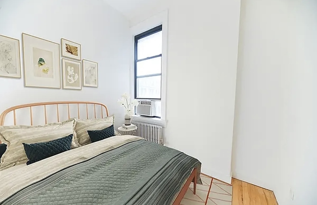 135 William Street - Photo 6