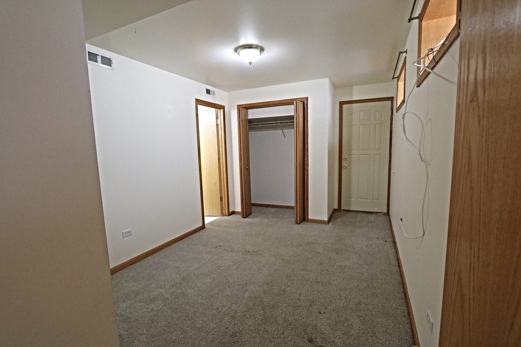 1086 N Marshfield Avenue - Photo 12