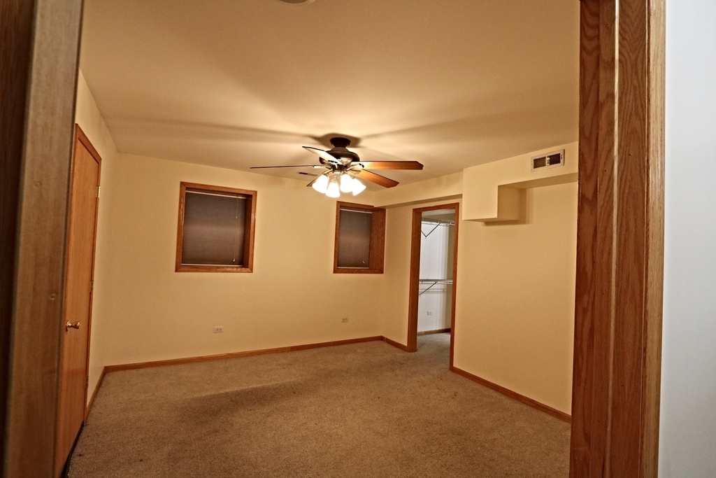 1086 N Marshfield Avenue - Photo 9