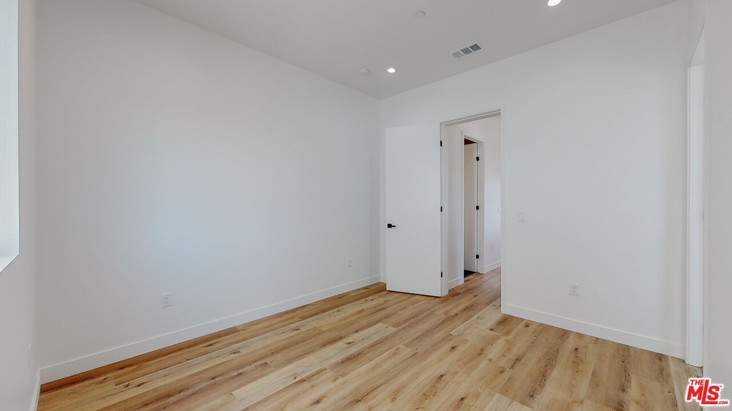 4460 Maplewood Ave - Photo 11