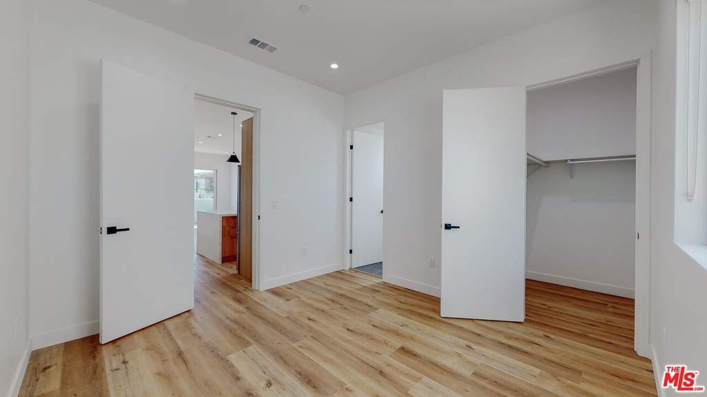 4460 Maplewood Ave - Photo 10