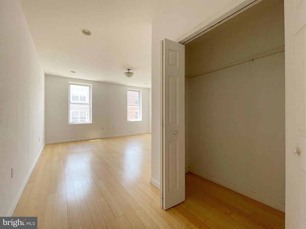 1121 Wallace Street - Photo 12