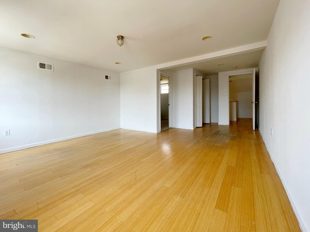 1121 Wallace Street - Photo 20