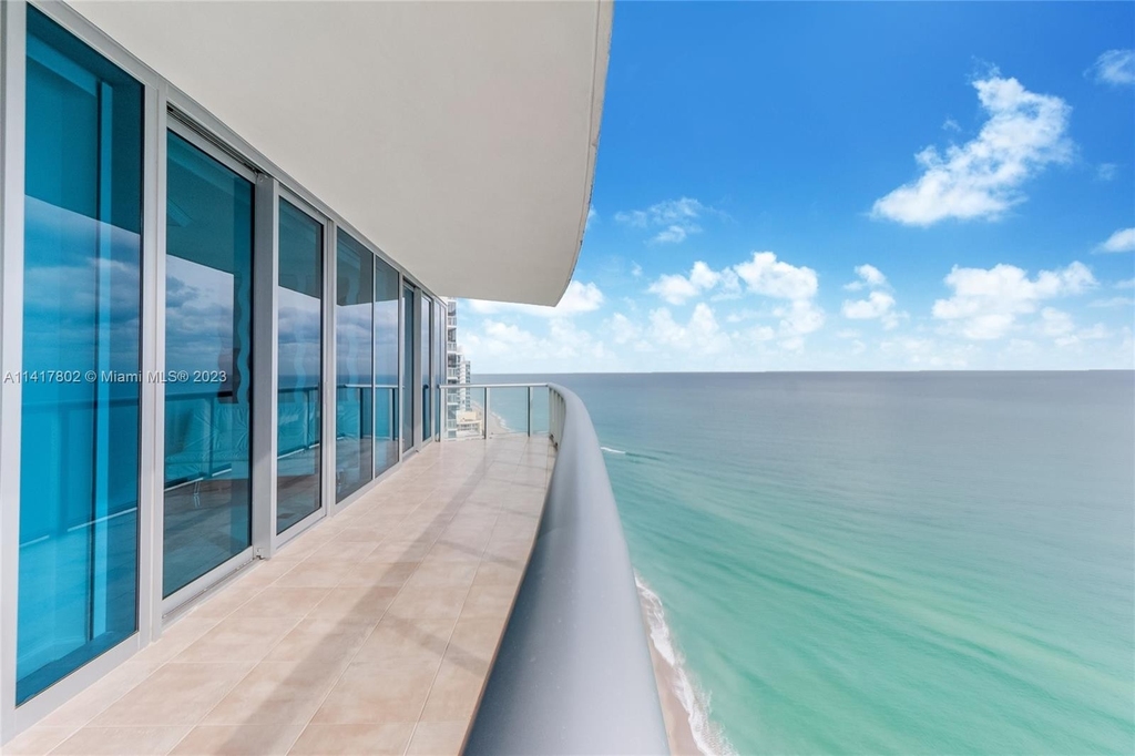 17001 Collins Ave - Photo 13