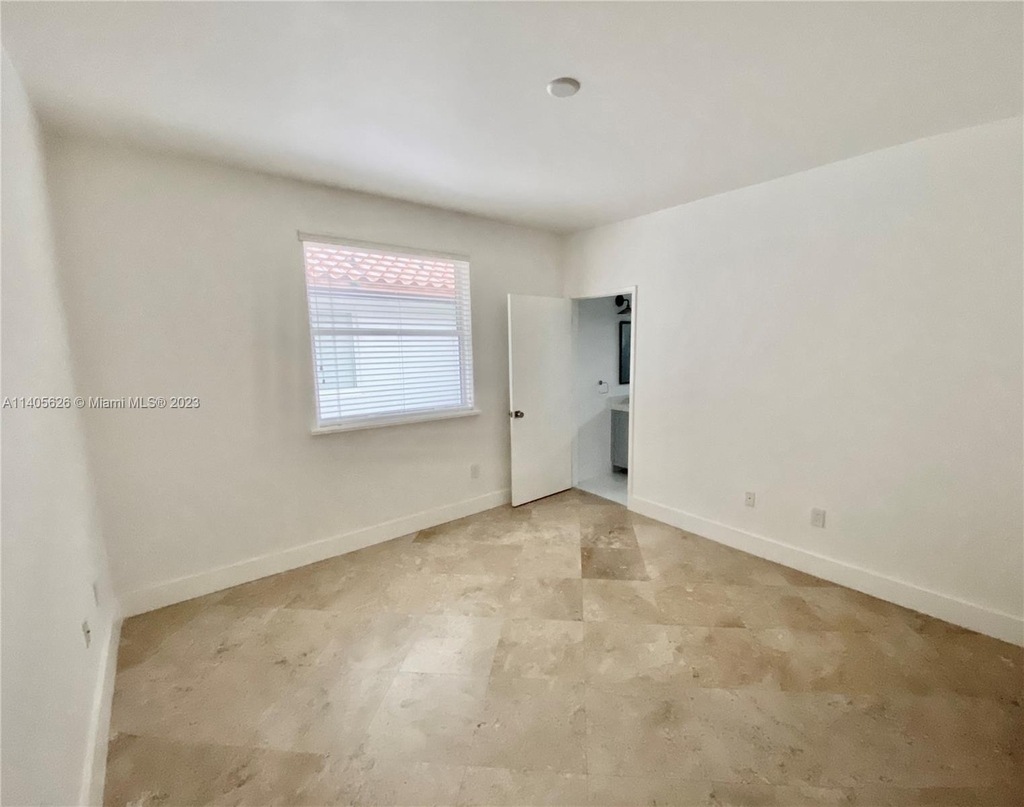 3070 Shipping Ave - Photo 18