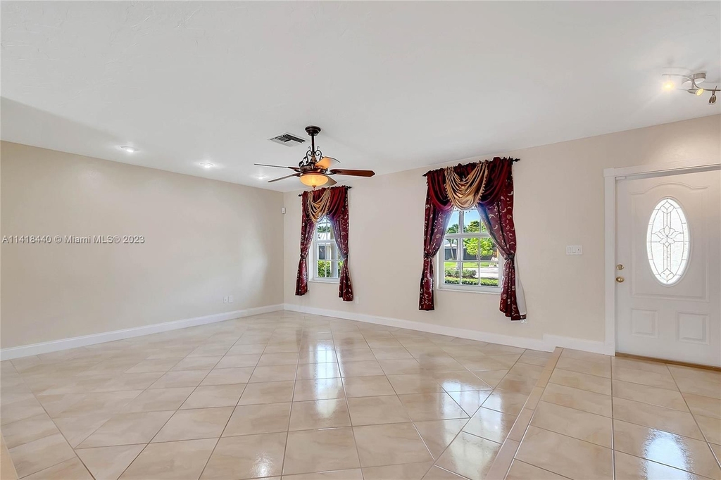 8275 Sw 206th Ter - Photo 4