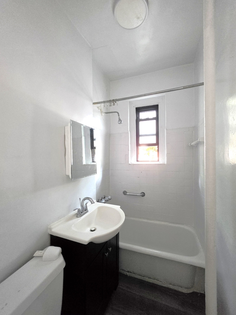 21-15 33rd Street - Photo 12