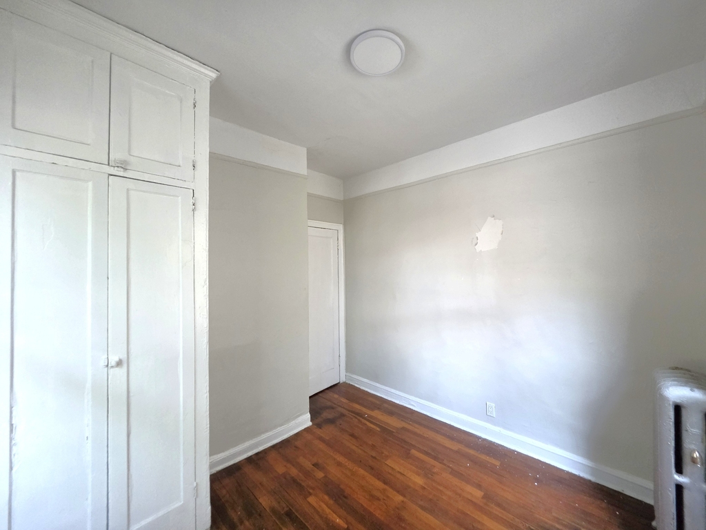 21-15 33rd Street - Photo 6