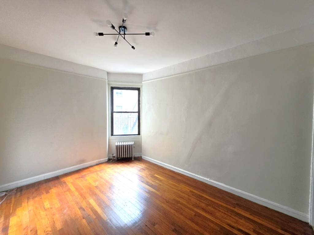 21-15 33rd Street - Photo 8