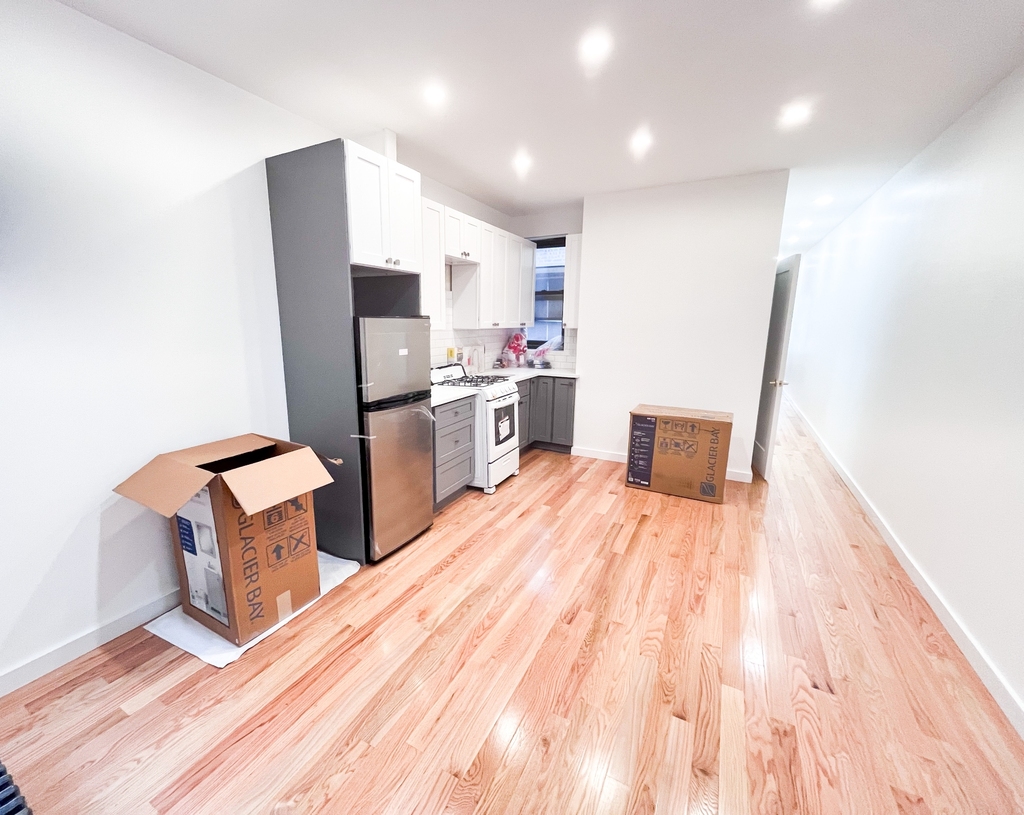 137 West 83rd Street, New York, NY 10024 - Photo 1