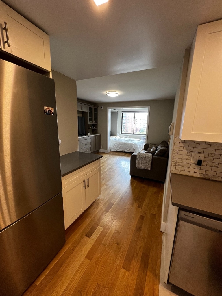 788 Columbus Avenue - Photo 4