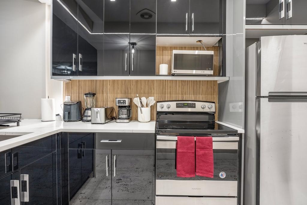 59 Graham Avenue - Photo 5