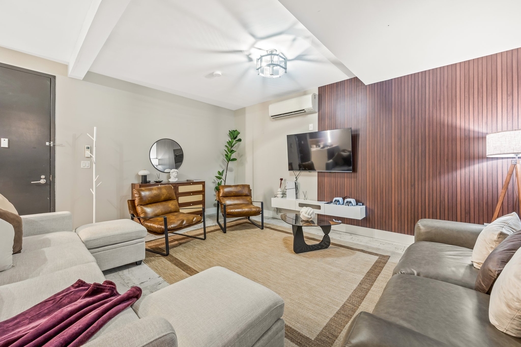 59 Graham Avenue - Photo 3