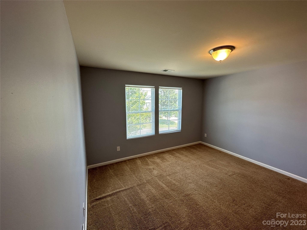 1010 Albany Park Drive - Photo 32