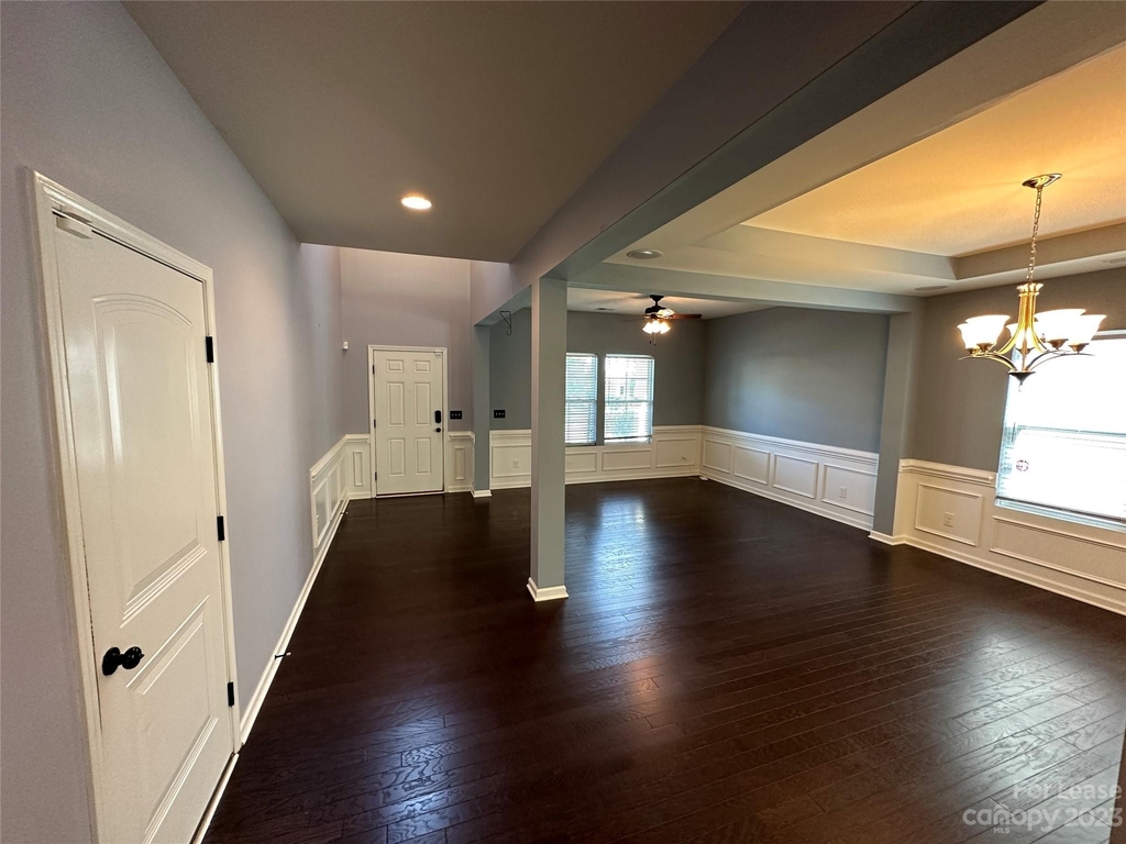 1010 Albany Park Drive - Photo 2