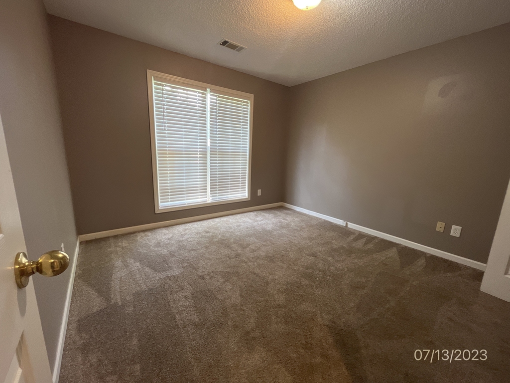 147 River Park Circle - Photo 13