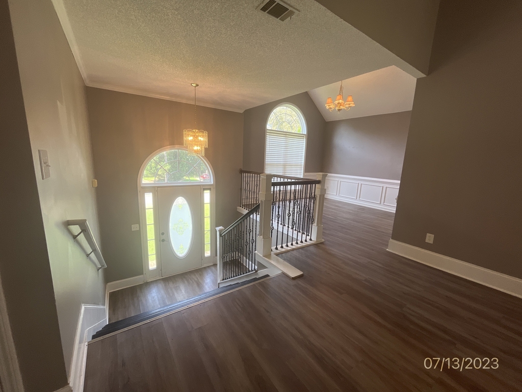 147 River Park Circle - Photo 1