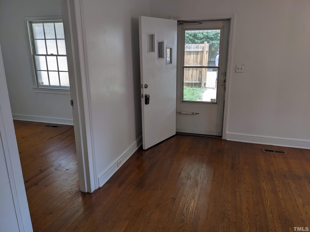 819 Clay Street - Photo 3