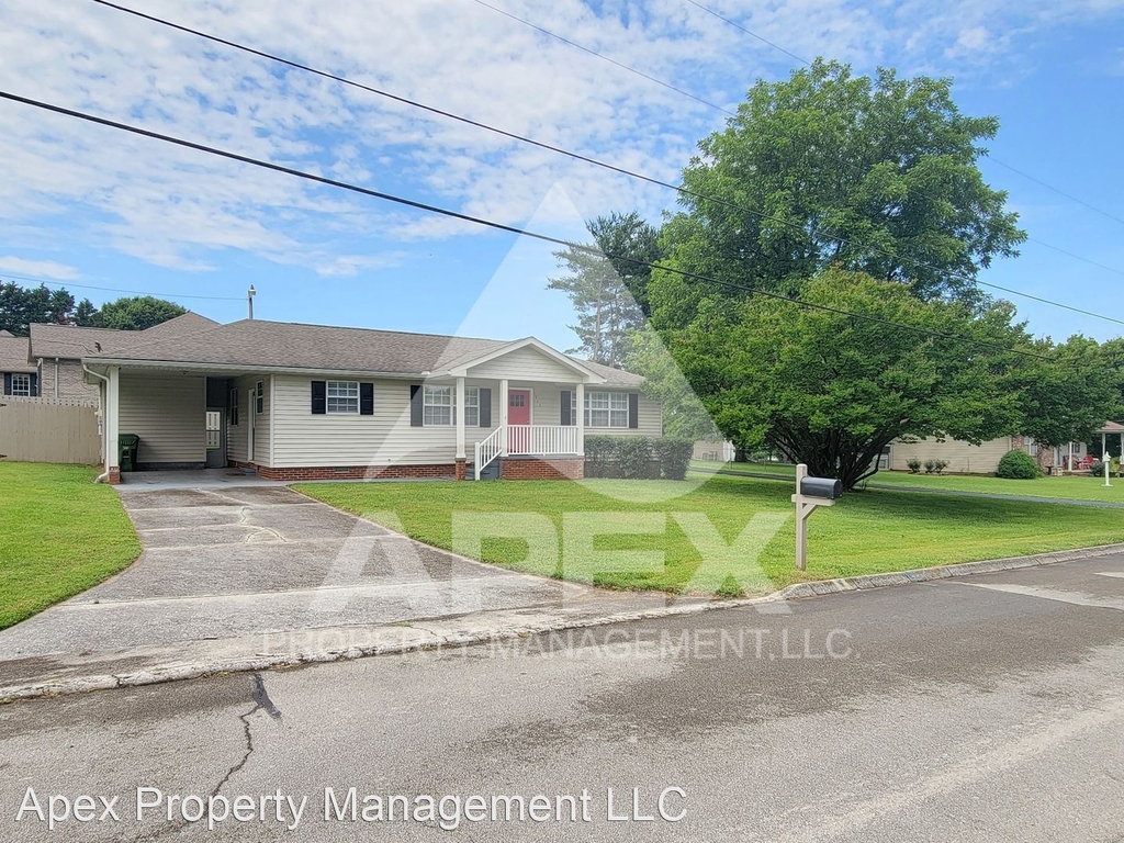 915 Laurie Street - Photo 1