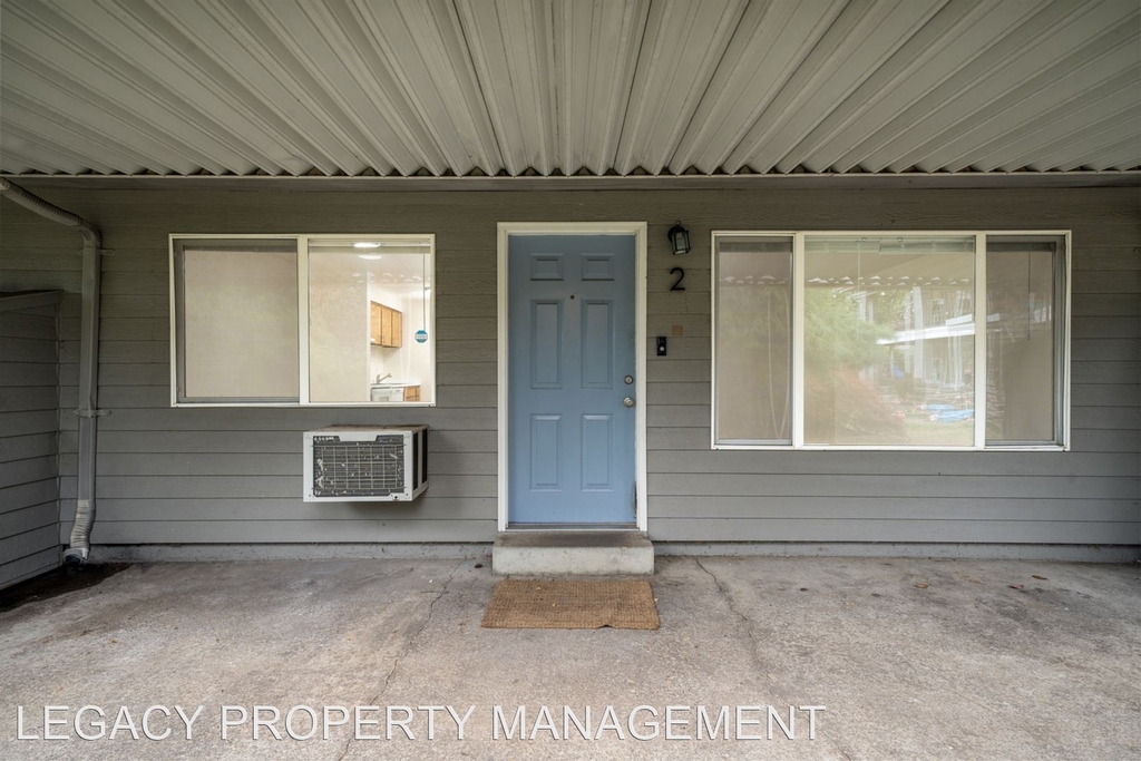 12240 Ne Siskiyou Street - Photo 17