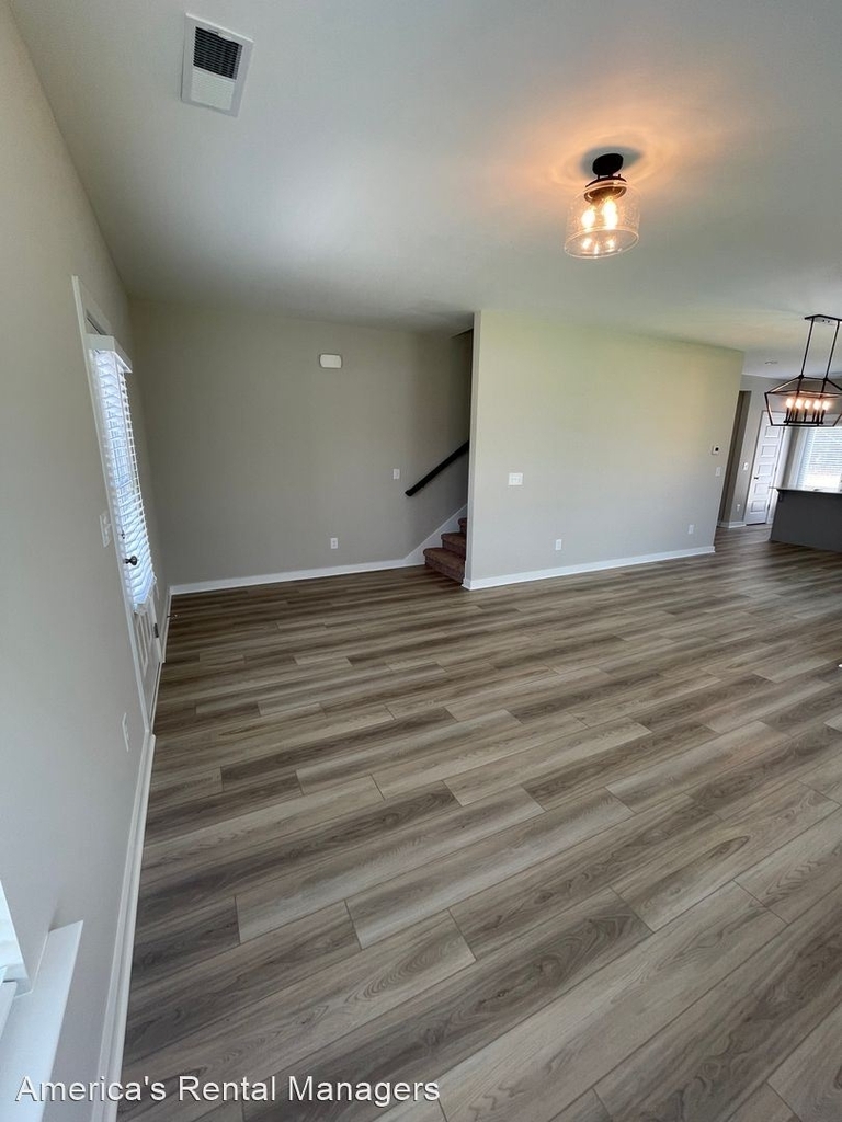 425 Troubadour Lane - Photo 4