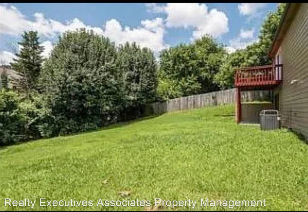 721 Shady Springs Lane - Photo 2