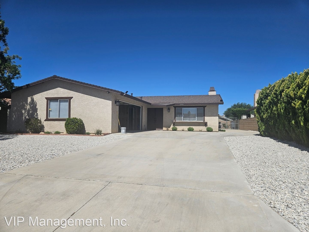 12830 Briarcliff Dr - Photo 0