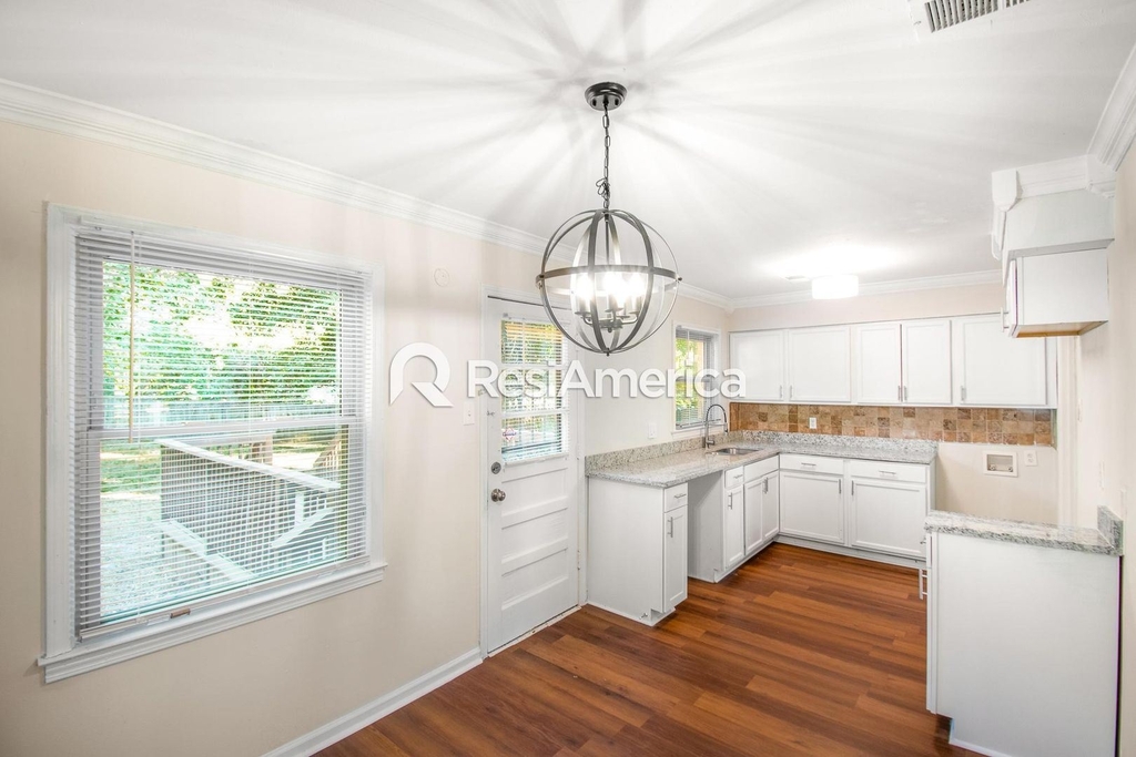 3820 Bishops Bridge Rd - Photo 3