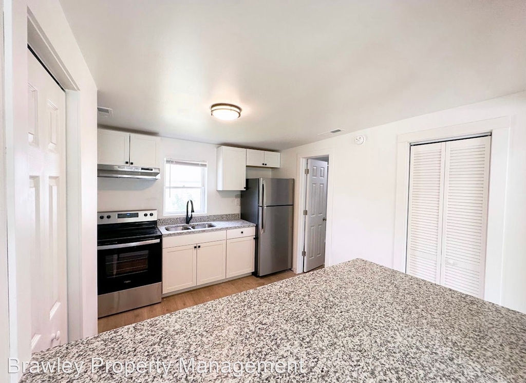 1214 S Lincoln Street - Photo 2