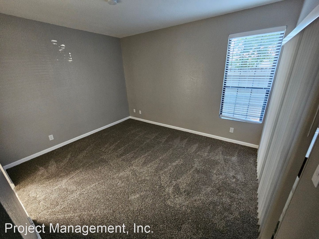2411 Mission Ave - Photo 11