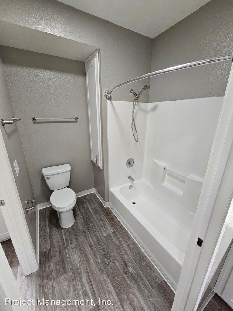 2411 Mission Ave - Photo 8