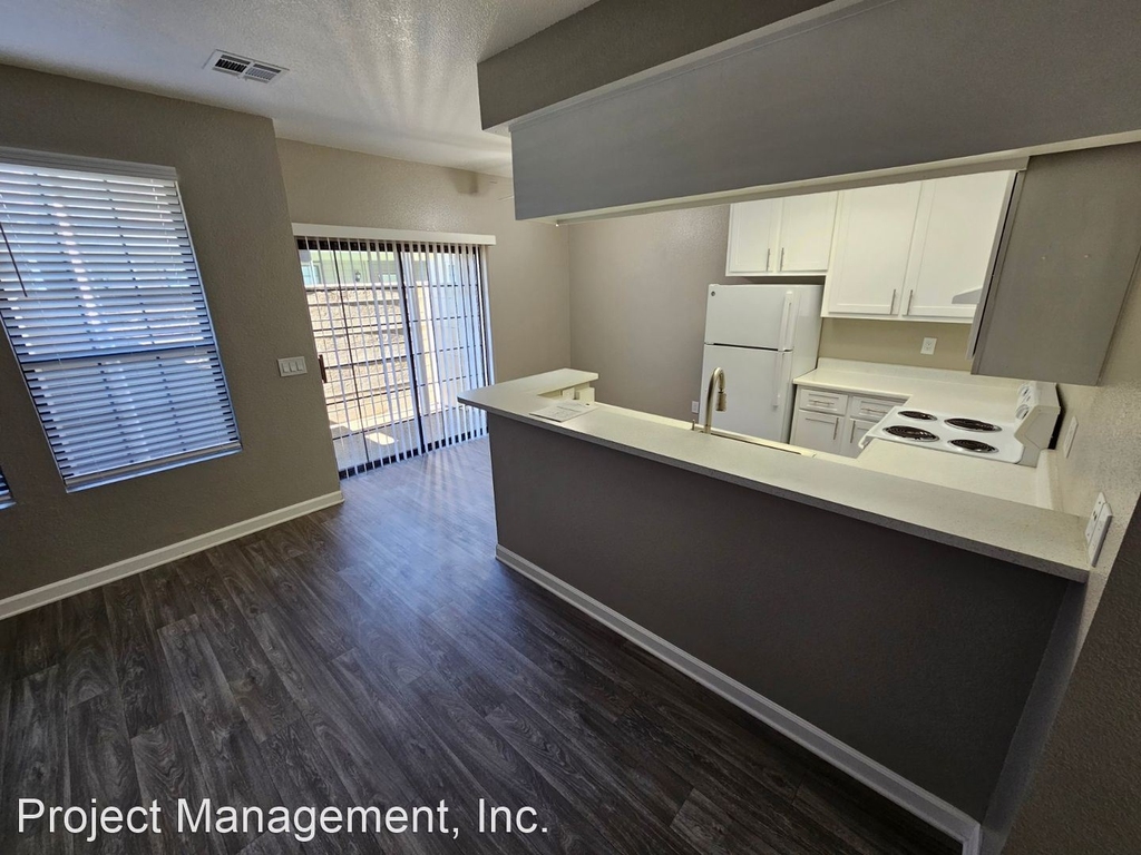 2411 Mission Ave - Photo 1