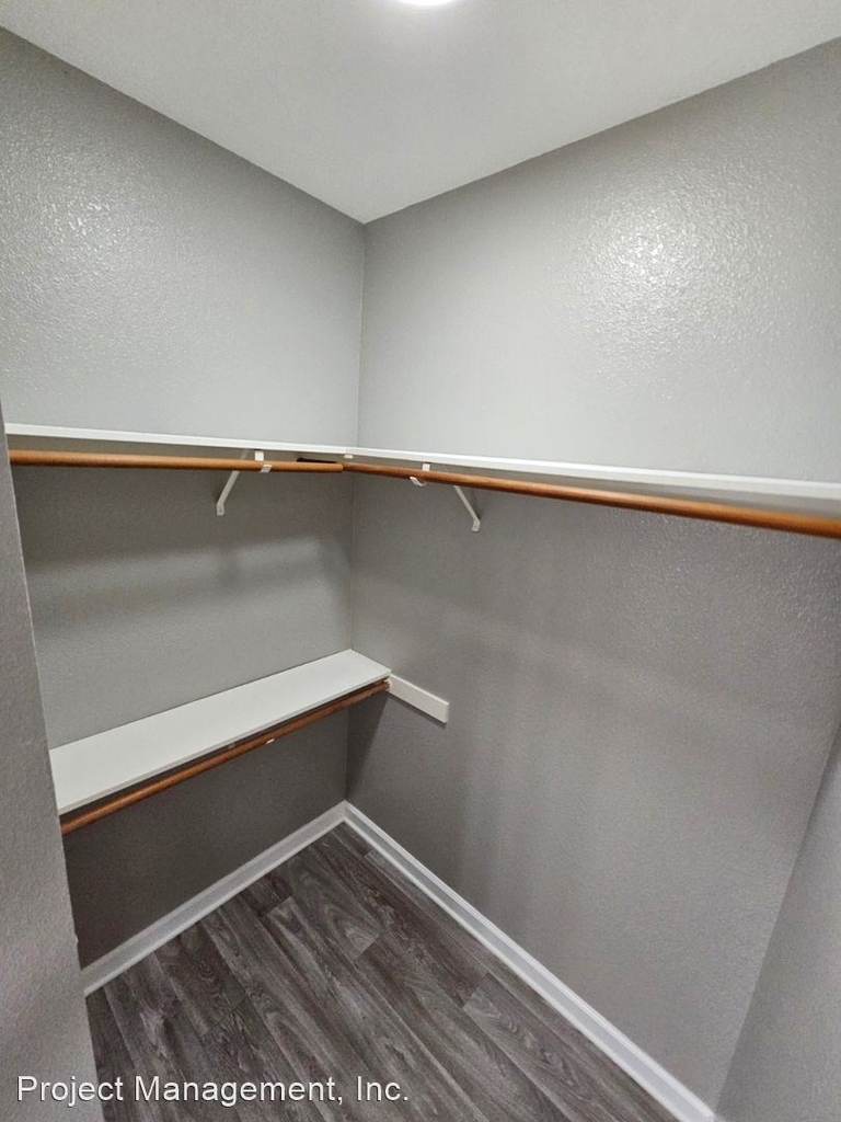 2411 Mission Ave - Photo 9