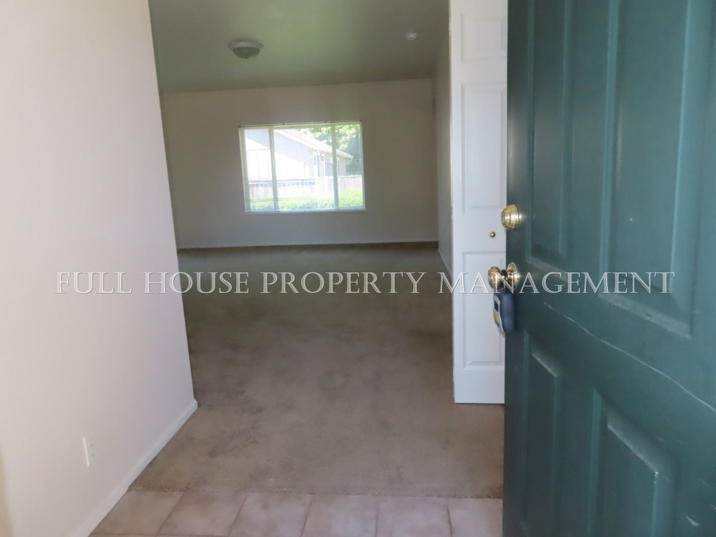 3440 Arrowhead St. - Photo 4