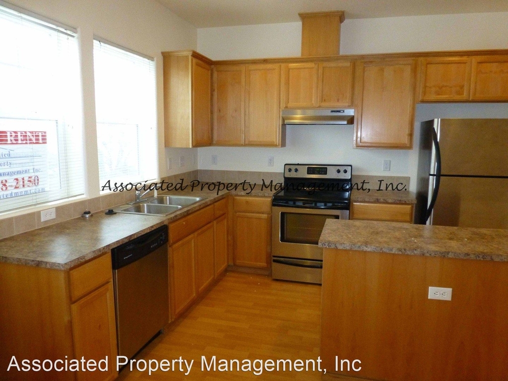 148 Se 11th Place - Photo 4