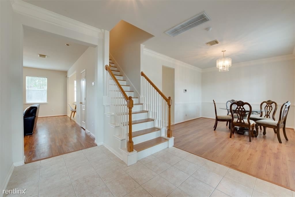 18715 Amesbury Manor Ln - Photo 3