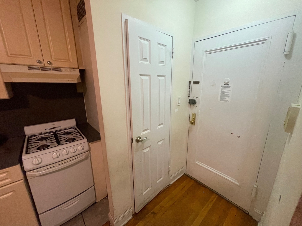 83-10 118th Street - Photo 4