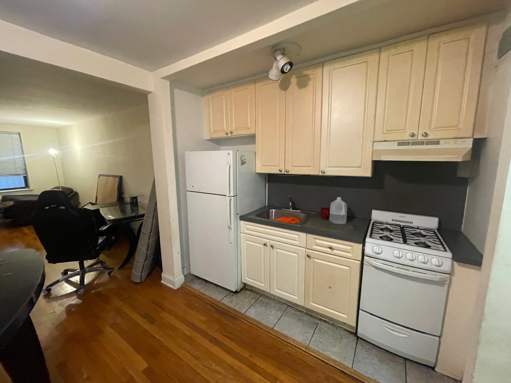 83-10 118th Street - Photo 3